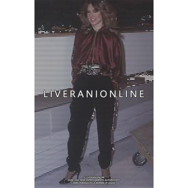 DIAP-RETROSPETTIVA LORETTA GOGGI-CANTANTE-ATTRICE-IMITATRICE-CONDUTTRICE TELEVISIVA E SCRITTRICE NELLA FOTO LORETTA GOGGI NELL\'ANNO 1980 A ROMA FOTO EDGARDO DELLA SCORCIOSA-AG ALDO LIVERANI SAS 