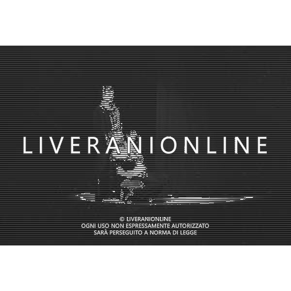 Neg- RETROSPETTIVA MARTINE BROCHARD ATTRICE FRANCESE NELLA FOTO A TEATRO NELLA COMMEDIA DI LAUTREC CON IL MARITO IL REGISTA FRANCO MOLE\' A MILANO NELL\'ANNO 1980 AG ALDO LIVERANI