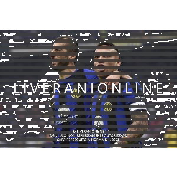 Inter vs Hellas Verona nella foto Henrikh Mkhitaryan (Inter) e Lautaro Martinez (Inter) esultano dopo il gol dell\'1 a 0 Milano 06-01-2024 Stadio Giuseppe Meazza - San Siro Campionato Serie A TIM - 19a giornata foto Roberto Garavaglia/Agenzia Aldo Liverani sas/AGENZIA ALDO LIVERANI SAS