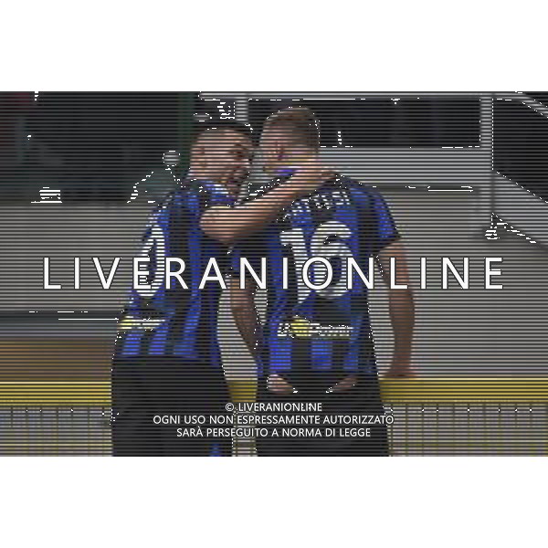 Inter vs Hellas Verona nella foto Lautaro Martinez (Inter) e Davide Frattesi (Inter) esultano dopo il gol del 2 a 1 Milano 06-01-2024 Stadio Giuseppe Meazza - San Siro Campionato Serie A TIM - 19a giornata foto Roberto Garavaglia/Agenzia Aldo Liverani sas/AGENZIA ALDO LIVERANI SAS