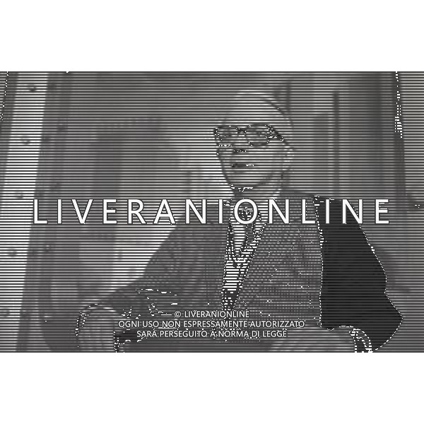 NEG-RETROSPETTIVA ENZO BIAGI GIORNALISTA E SCRITTORE E CONDUTTORE TELEVISIVO NELLA FOTO ENZO BIAGI NELLA TRASMISSIONE TELEVISIVA “SPOT “NELL\'ANNO 1986 A MILANO AG ALDO LIVERANI SAS