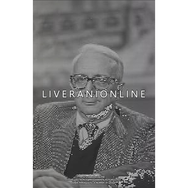 NEG-RETROSPETTIVA ENZO BIAGI GIORNALISTA E SCRITTORE E CONDUTTORE TELEVISIVO NELLA FOTO ENZO BIAGI NELLA TRASMISSIONE TELEVISIVA “SPOT “NELL\'ANNO 1986 A MILANO AG ALDO LIVERANI SAS