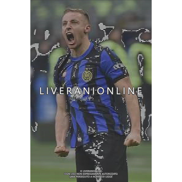 Inter vs Hellas Verona nella foto Davide Frattesi (Inter) esulta dopo il gol del 2 a 1 Milano 06-01-2024 Stadio Giuseppe Meazza - San Siro Campionato Serie A TIM - 19a giornata foto Roberto Garavaglia/Agenzia Aldo Liverani sas