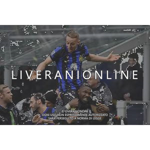 Inter vs Hellas Verona nella foto Davide Frattesi (Inter) esulta dopo il gol del 2 a 1 portato sulle spalle da Marcus Thuram (Inter) Milano 06-01-2024 Stadio Giuseppe Meazza - San Siro Campionato Serie A TIM - 19a giornata foto Roberto Garavaglia/Agenzia Aldo Liverani sas