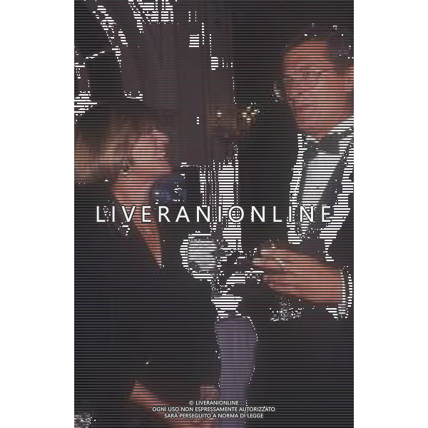 DIAP-RETROSPETTIVA LORETTA GOGGI-CANTANTE-ATTRICE-IMITATRICE-CONDUTTRICE TELEVISIVA E SCRITTRICE NELLA FOTO LORETTA GOGGI CON GIANNI BREZZA AG ALDO LIVERANI SAS  