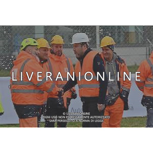 TVRG Lavori circuito Monza nella foto Matteo Salvini ministro alle infrastrutture e dei trasporti saluta gli operai Monza 08-01-2024 Inizio dei lavori di ammodernamento e riqualificazione del circuito di Formula 1 foto Roberto Garavaglia/Agenzia Aldo Liverani sas