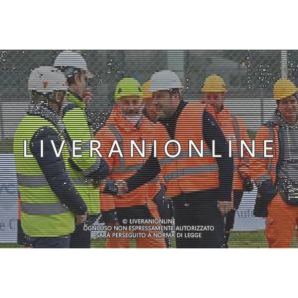 TVRG Lavori circuito Monza nella foto Matteo Salvini ministro alle infrastrutture e dei trasporti saluta gli operai Monza 08-01-2024 Inizio dei lavori di ammodernamento e riqualificazione del circuito di Formula 1 foto Roberto Garavaglia/Agenzia Aldo Liverani sas