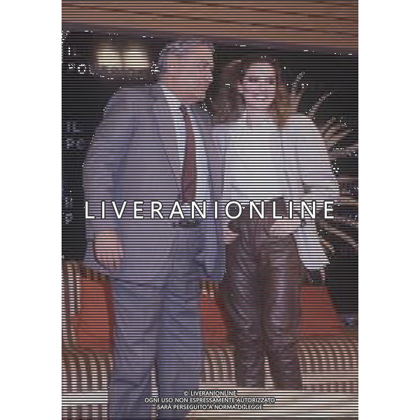 DIAP-RETROSPETTIVA LORETTA GOGGI-CANTANTE-ATTRICE-IMITATRICE-CONDUTTRICE TELEVISIVA E SCRITTRICE NELLA FOTO LORETTA GOGGI A ROMA CON CAVALLINA AG ALDO LIVERANI SAS 