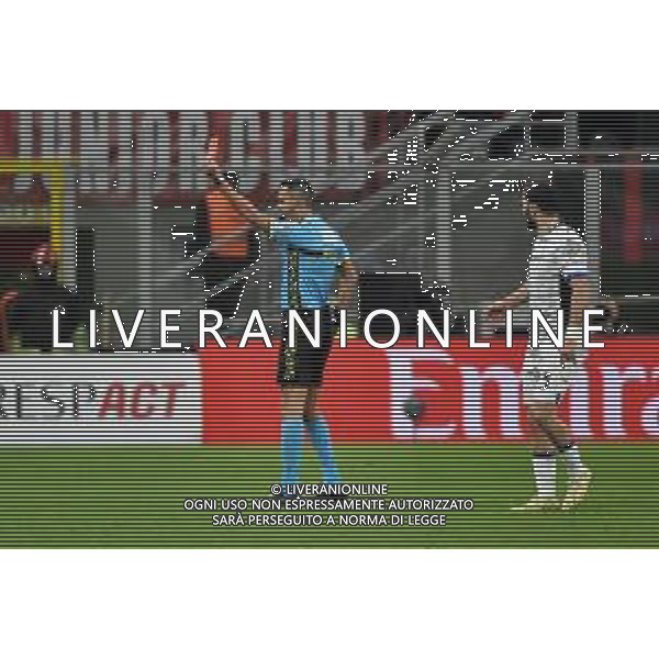 Milan vs Atalanta nella foto l\'arbitro Marco Di Bello di Brindisi espelle Gian Piero Gasperini allenatore Atalanta Milano 10-01-2024 Stadio Giuseppe Meazza - San Siro Coppa Italia Frecciarossa - quarti di finale foto Roberto Garavaglia/Agenzia Aldo Liverani sas/AGENZIA ALDO LIVERANI SAS