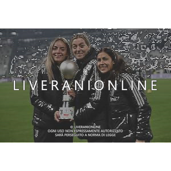 TVMV-Torino 11.01.2024 Allianz Stadium ©Manuela Viganti/Agenzia Aldo Liverani Juventus vs Frosinone Quarti di Finale Coppa Italia Frecciarossa 2023/2024 Nella foto: le ragazze della juventus woman vincitrici della supercoppa italiana ©Viganti/AGENZIA ALDO LIVERANI SAS
