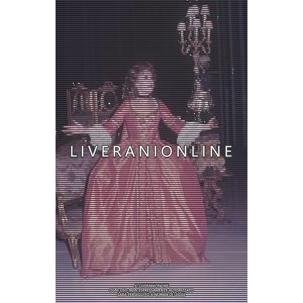 DIAP-RETROSPETTIVA LORETTA GOGGI-CANTANTE-ATTRICE-IMITATRICE-CONDUTTRICE TELEVISIVA E SCRITTRICE NELLA FOTO LORETTA GOGGI  AG ALDO LIVERANI SAS 