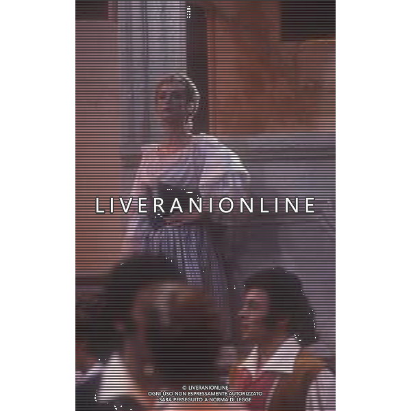 DIAP-RETROSPETTIVA LORETTA GOGGI-CANTANTE-ATTRICE-IMITATRICE-CONDUTTRICE TELEVISIVA E SCRITTRICE NELLA FOTO LORETTA GOGGINELLA TRASMISSIONE TELEVISIVA “ IL BELLO DELLA DIRETTA“ AG ALDO LIVERANI SAS 