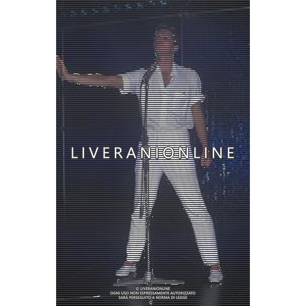DIAP-RETROSPETTIVA MIGUEL BOSE\' CANTANTE NELLA FOTO MIGUEL BOSE\' A SAINT VINCENT NELL\'ANNO 1982 UN DISCO PER L\'ESTATE AG ALDO LIVERANI SAS 