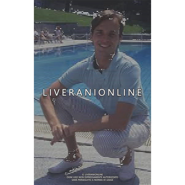 DIAP-RETROSPETTIVA MIGUEL BOSE\' CANTANTE NELLA FOTO MIGUEL BOSE\' A SAINT VINCENT NELL\'ANNO 1982 UN DISCO PER L\'ESTATE AG ALDO LIVERANI SAS 