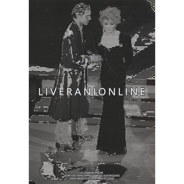 NEG-RETROSPETTIVA MIGUEL BOSE\' CANTANTE NELLA FOTO MIGUEL BOSE\' NELL\'ANNO 1988 AL FESTIVAL DI SANREMO CON GABRIELLA CARLUCCI AG ALDO LIVERANI SAS 