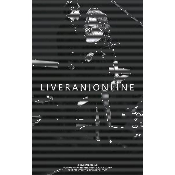 NEG-RETROSPETTIVA MIGUEL BOSE\' CANTANTE NELLA FOTO MIGUEL BOSE\' NELL\'ANNO 1988 AL FESTIVAL DI SANREMO CON GABRIELLA CARLUCCI AG ALDO LIVERANI SAS 
