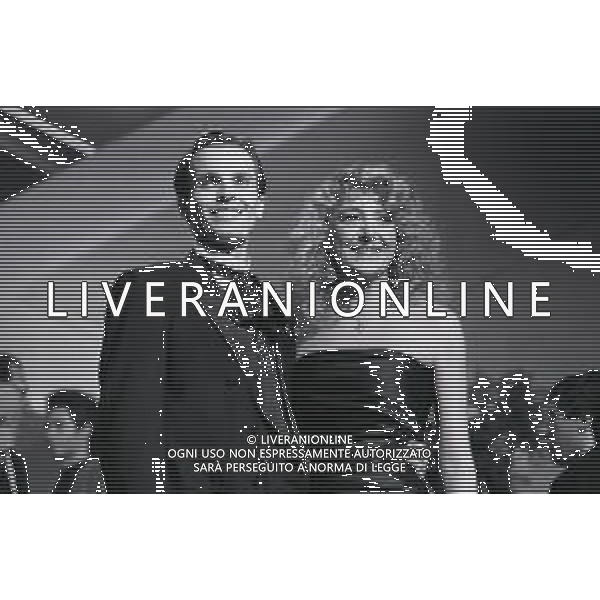 NEG-RETROSPETTIVA MIGUEL BOSE\' CANTANTE NELLA FOTO MIGUEL BOSE\' NELL\'ANNO 1988 AL FESTIVAL DI SANREMO CON GABRIELLA CARLUCCI AG ALDO LIVERANI SAS 