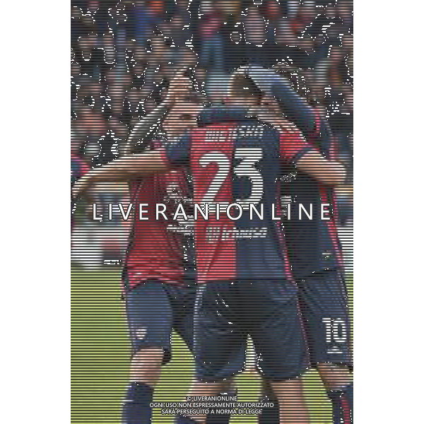 14-1-2024. Cagliari calcio- Bologna F.C. 20¬∞ giornata campionato calcio italiano Serie A 2023/2024, Stadio Unipol Domus Cagliari. Foto Salvatore Moi/Agenzia Aldo Liverani s.as. Nella foto: Gol ed esultanza del Cagliari in casa contro Bologna nello stadio Unipol Domus di Cagliari. Segna: autogol Bologna, Riccardo Calafiori Bologna