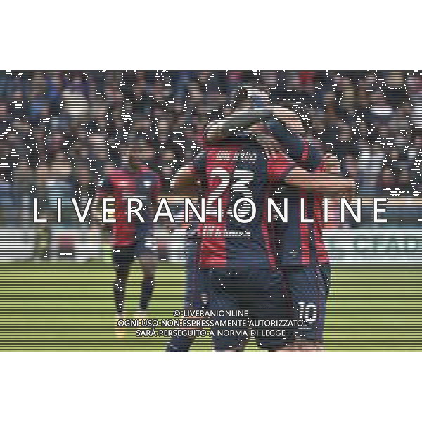 14-1-2024. Cagliari calcio- Bologna F.C. 20¬∞ giornata campionato calcio italiano Serie A 2023/2024, Stadio Unipol Domus Cagliari. Foto Salvatore Moi/Agenzia Aldo Liverani s.as. Nella foto: Gol ed esultanza del Cagliari in casa contro Bologna nello stadio Unipol Domus di Cagliari. Segna: autogol Bologna, Riccardo Calafiori Bologna