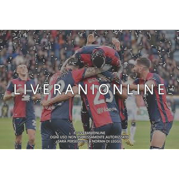 14-1-2024. Cagliari calcio- Bologna F.C. 20¬∞ giornata campionato calcio italiano Serie A 2023/2024, Stadio Unipol Domus Cagliari. Foto Salvatore Moi/Agenzia Aldo Liverani s.as. Nella foto: Gol ed esultanza del Cagliari in casa contro Bologna nello stadio Unipol Domus di Cagliari. Segna: autogol Bologna, Riccardo Calafiori Bologna