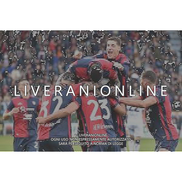 14-1-2024. Cagliari calcio- Bologna F.C. 20¬∞ giornata campionato calcio italiano Serie A 2023/2024, Stadio Unipol Domus Cagliari. Foto Salvatore Moi/Agenzia Aldo Liverani s.as. Nella foto: Gol ed esultanza del Cagliari in casa contro Bologna nello stadio Unipol Domus di Cagliari. Segna: autogol Bologna, Riccardo Calafiori Bologna