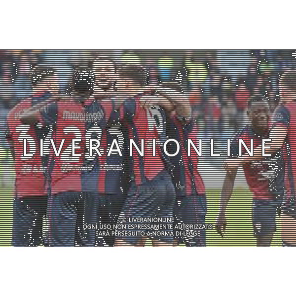 14-1-2024. Cagliari calcio- Bologna F.C. 20¬∞ giornata campionato calcio italiano Serie A 2023/2024, Stadio Unipol Domus Cagliari. Foto Salvatore Moi/Agenzia Aldo Liverani s.as. Nella foto: Gol ed esultanza del Cagliari in casa contro Bologna nello stadio Unipol Domus di Cagliari. Segna: autogol Bologna, Riccardo Calafiori Bologna