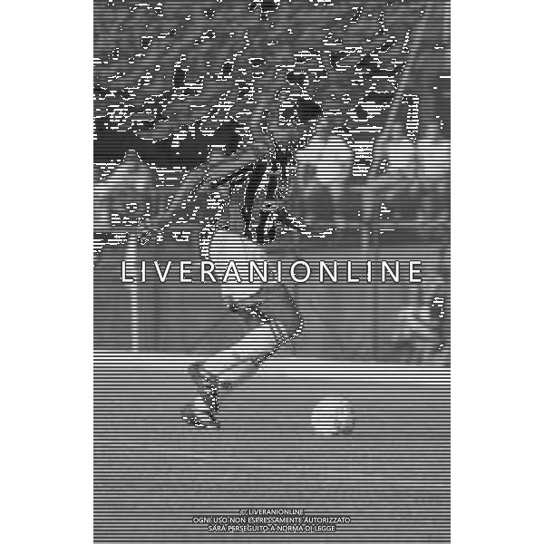 Neg- RETROSPETTIVA PATRICK KLUIVERT CALCIATORE NELLA FOTO CON LA MAGLIA DEL MILAN NELL\'ANNO 1997-1998 AG ALDO LIVERANI SAS