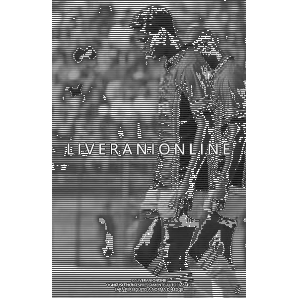 Neg- RETROSPETTIVA PATRICK KLUIVERT CALCIATORE NELLA FOTO DURANTE L\'ALLENAMENTO CON LA MAGLIA DEL MILAN NELL\'ANNO 1997-1998 AG ALDO LIVERANI SAS