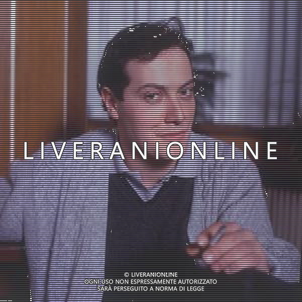 DIAP-RETROSPETTIVA CORRADO GUZZANTI ATTORE-COMICO-IMITATORE-AUTORE TELEVISIVO-SCENEGGIATORE E REGISTA NELLA FOTO CORRADO GUZZANTI AG ALDO LIVERANI SAS