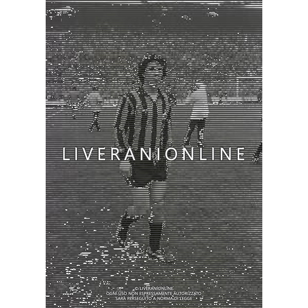 NEG-RETROSPETTIVA EVARISTO BECCALOSSI CALCIATORE NELLA FOTO EVARISTO BECCALOSSI NELL\'ANNO 1979-1980 INTER AG ALDO LIVERANI SAS