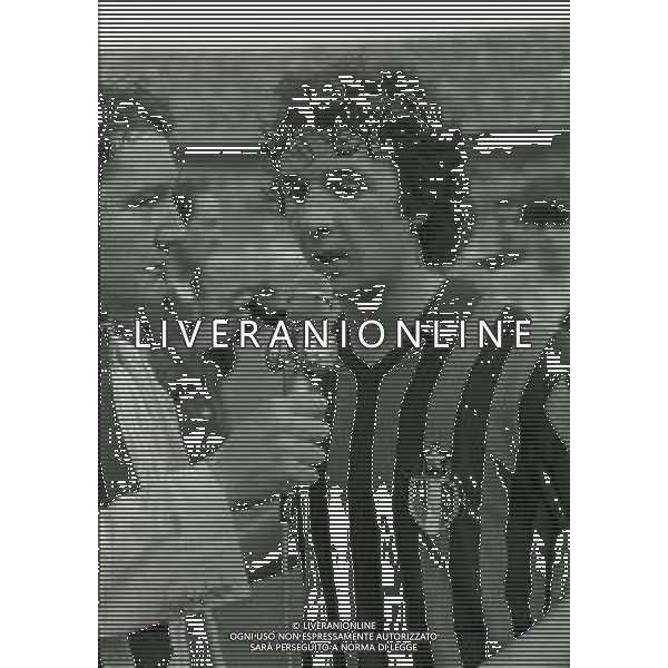 NEG-RETROSPETTIVA EVARISTO BECCALOSSI CALCIATORE NELLA FOTO EVARISTO BECCALOSSI NELL\'ANNO 1980-1981 CON IL GIORNALISTA BRUNO LONGHI AG ALDO LIVERANI SAS 