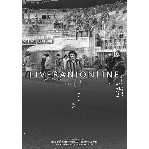 NEG-RETROSPETTIVA EVARISTO BECCALOSSI CALCIATORE NELLA FOTO EVARISTO BECCALOSSI NELL\'ANNO 1980-1981 AG ALDO LIVERANI SAS 