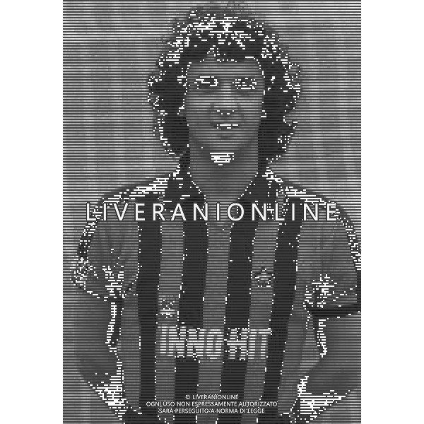 NEG-RETROSPETTIVA EVARISTO BECCALOSSI CALCIATORE NELLA FOTO EVARISTO BECCALOSSI NELL\'ANNO 1981-1982  AG ALDO LIVERANI SAS 