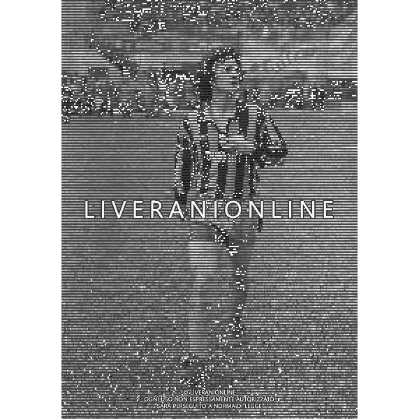 NEG-RETROSPETTIVA EVARISTO BECCALOSSI CALCIATORE NELLA FOTO EVARISTO BECCALOSSI NELL\'ANNO 1981-1982  AG ALDO LIVERANI SAS 