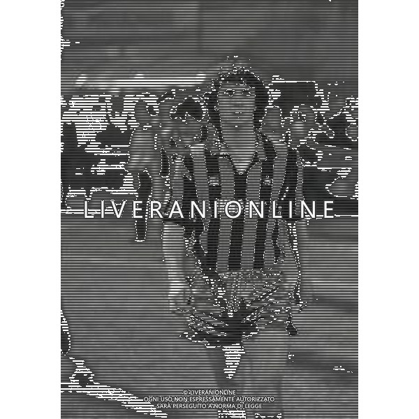 NEG-RETROSPETTIVA EVARISTO BECCALOSSI CALCIATORE NELLA FOTO EVARISTO BECCALOSSI NELL\'ANNO 1981-1982  AG ALDO LIVERANI SAS 