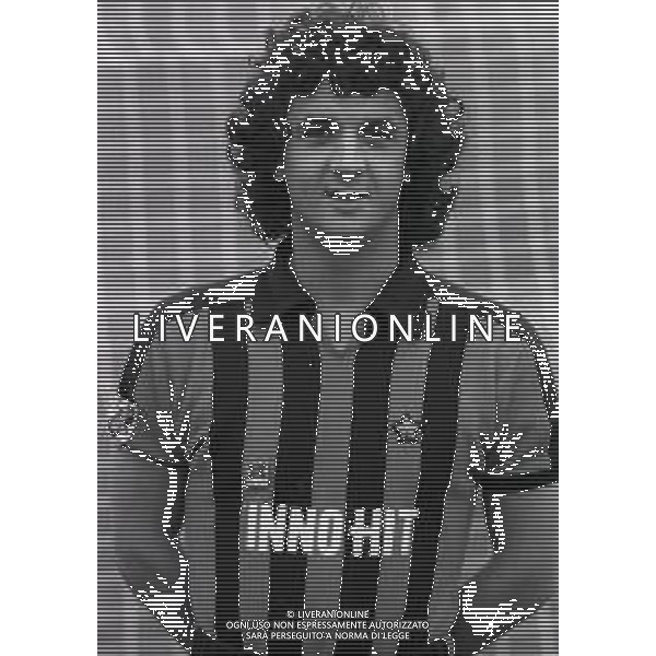 NEG-RETROSPETTIVA EVARISTO BECCALOSSI CALCIATORE NELLA FOTO EVARISTO BECCALOSSI NELL\'ANNO 1981-1982  AG ALDO LIVERANI SAS 