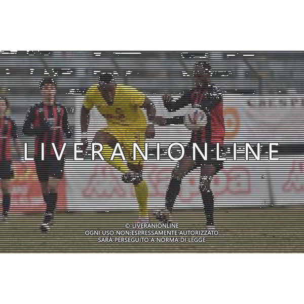 TVRG Sant\'Angelo vs Ravenna nella foto Mohamed Cherif Diallo (Ravenna) e Louie Gomez (Sant\'Angelo) Sant\'Angelo Lodigiano (LO) 21-01-2024 Stadio comunale Carlo Chiesa Campionato Serie D girone D - 20a giornata foto Roberto Garavaglia/Agenzia Aldo Liverani sas/AGENZIA ALDO LIVERANI SAS