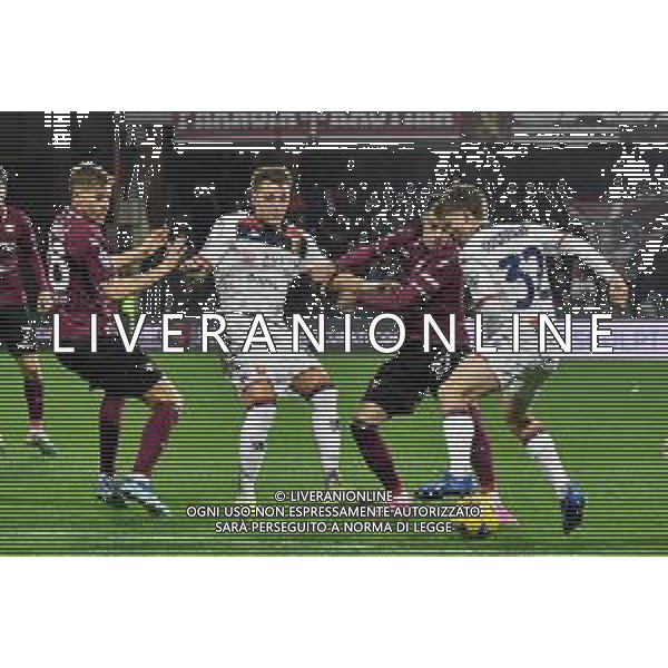 Serie A 2023-2024 Stadio Arechi - Salerno Salernitana-Genoa Nella foto: Mateo Retegui e Morten Frendrup contrastati da Niccolò Pierozzi ©Andrea Rosito/AGENZIA ALDO LIVERANI SAS