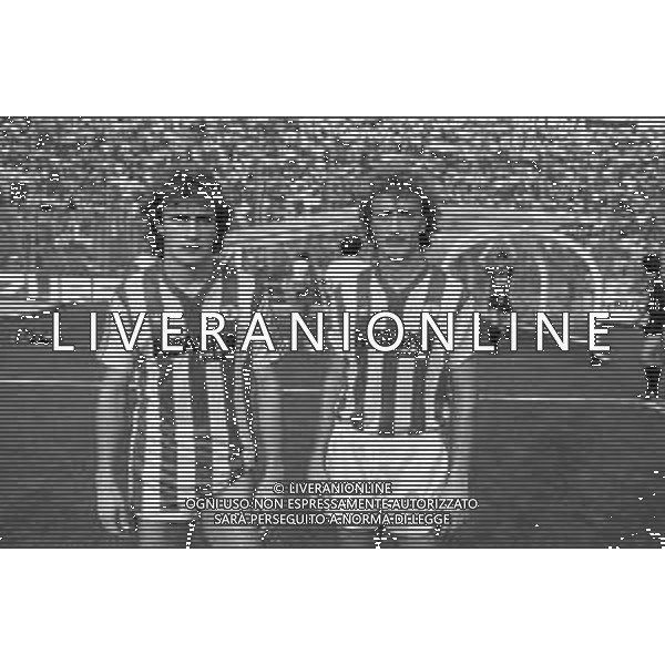 Neg- RETROSPETTIVA ALBERTO DI CHIARA CALCIATORE NELLA FOTO CON IL FRATELLO STEFANO CON LA MAGLIA DEL LECCE CALCIO CAMPIONATO 1985-1986 AGENZIA ALDO LIVERANI SAS