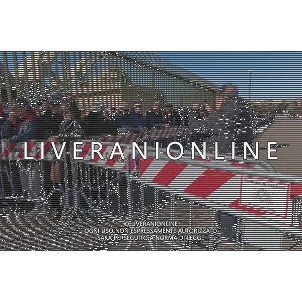 23/1/2024. Camera ardente di Luigi (GIGI) Riva (Rombo di tuono), morto il 22/1/2024, calciatore famoso in tutto il mondo, presso lo stadio Unipol Domus di Cagliari. Gioco nel Cagliari Calcio dello scudetto 1969-1970 e nella nazionale Italiana di calcio. Ad oggi detiene il maggior numero di gol segnati in nazionale. Foto Salvatore Moi/Agenzia Aldo Liverani s.as. Nella foto: Tifosi Cagliari Calcio, attendono ingresso nella camera ardente, per salutare la salma di Luigi (GIGI) Riva ©MOI SALVATORE/AGENZIA ALDO LIVERANI SAS