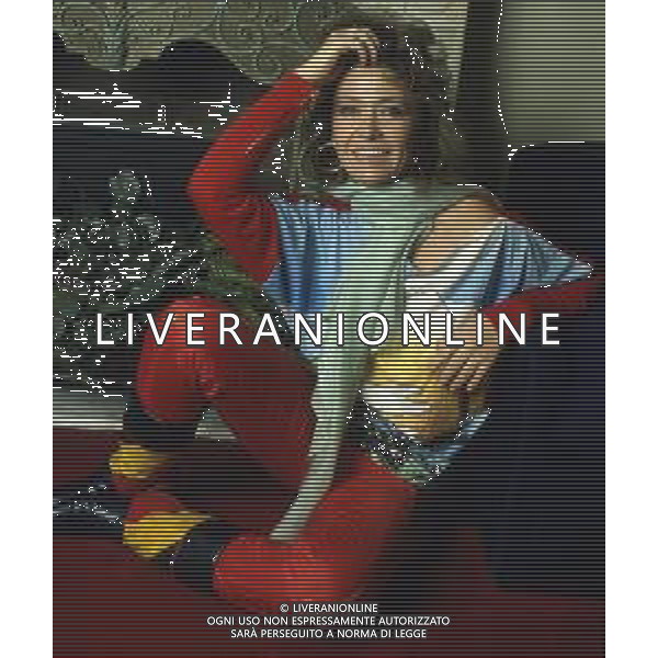 DIAP--RETROSPETTIVA PAOLA QUATTRINI ATTRICE NELLA FOTO PAOLA QUATTRINI NELL\'ANNO 1982 A MILANO NELLA SUA CASA AG ALDO LIVERANI SAS