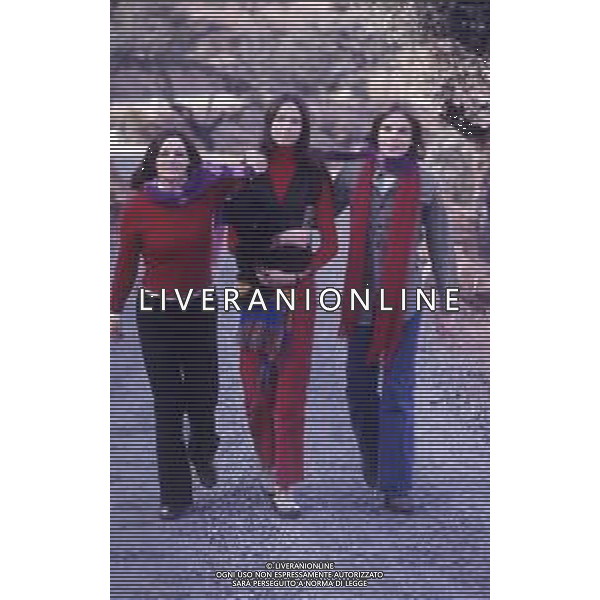 DIAP-RETROSPETTIVA MIGUEL BOSE\' CANTANTE NELLA FOTO MIGUEL BOSE\' CON LA FAMIGLIA LUCIA BOSE\' E LUIS MIGUEL DOMINGUIN AG ALDO LIVERANI SAS 