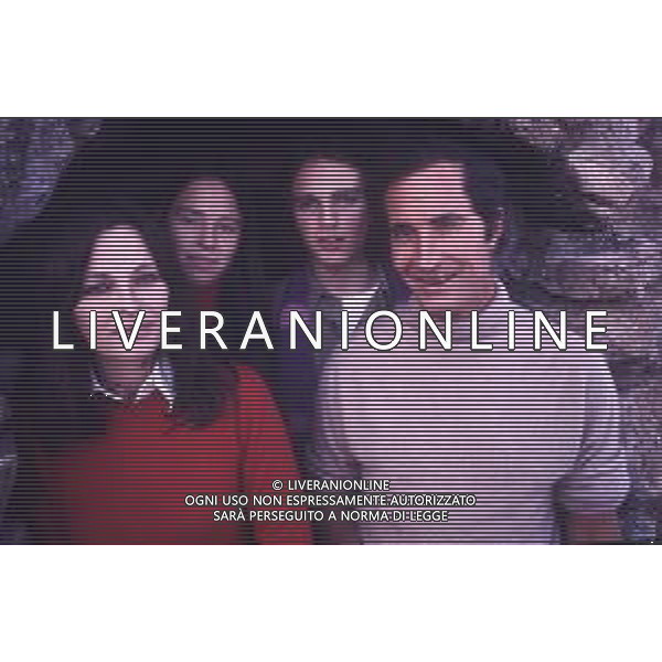 DIAP-RETROSPETTIVA MIGUEL BOSE\' CANTANTE NELLA FOTO MIGUEL BOSE\' CON LA FAMIGLIA LUCIA BOSE\' E LUIS MIGUEL DOMINGUIN AG ALDO LIVERANI SAS 