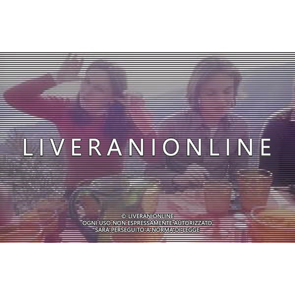 DIAP-RETROSPETTIVA MIGUEL BOSE\' CANTANTE NELLA FOTO MIGUEL BOSE\' CON LA FAMIGLIA LUCIA BOSE\' E LUIS MIGUEL DOMINGUIN AG ALDO LIVERANI SAS 