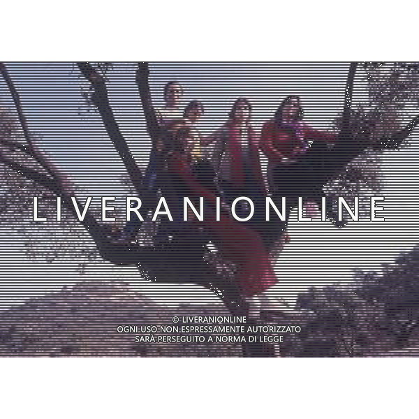 DIAP-RETROSPETTIVA MIGUEL BOSE\' CANTANTE NELLA FOTO MIGUEL BOSE\' CON LA FAMIGLIA LUCIA BOSE\' E LUIS MIGUEL DOMINGUIN AG ALDO LIVERANI SAS  