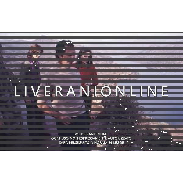 DIAP-RETROSPETTIVA MIGUEL BOSE\' CANTANTE NELLA FOTO MIGUEL BOSE\' CON LA FAMIGLIA LUCIA BOSE\' E LUIS MIGUEL DOMINGUIN AG ALDO LIVERANI SAS  