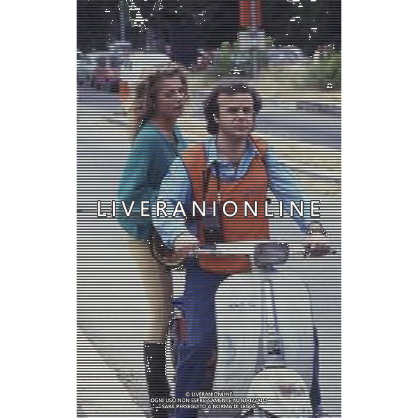 DIAP-RETROSPETTIVA JERRY CALA\' ATTORE NELLA FOTO JERRY CALA\' CON ISABELLA FERRARI SUL SET DEL FILM“IL RAGAZZO DEL PONY EXPRESS“ A ROMA NELL\'ANNO 1986 FOTO EDGARDO DELLA SCORCIOSA -AG ALDO LIVERANI SAS  