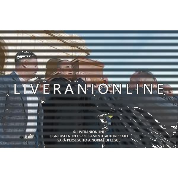 24/1/2024. Funerali di Luigi Riva (Rombo di tuono), norto il 22/1/2024, calciatore famoso in tutto il mondo, presso Basilica Madonna N.S. di Bonaria in Cagliari. Giocatore nel Cagliari Calcio dello scudetto 1969-1970 e nella nazionale Italiana di calcio. Ad oggi detiene il maggior numero di gol segnati in nazionale. Foto Salvatore Moi/Agenzia Aldo Liverani s.as. Nella foto: Bara di Luigi Riva portta da Fabio Cannavaro e Gianfranco Zola