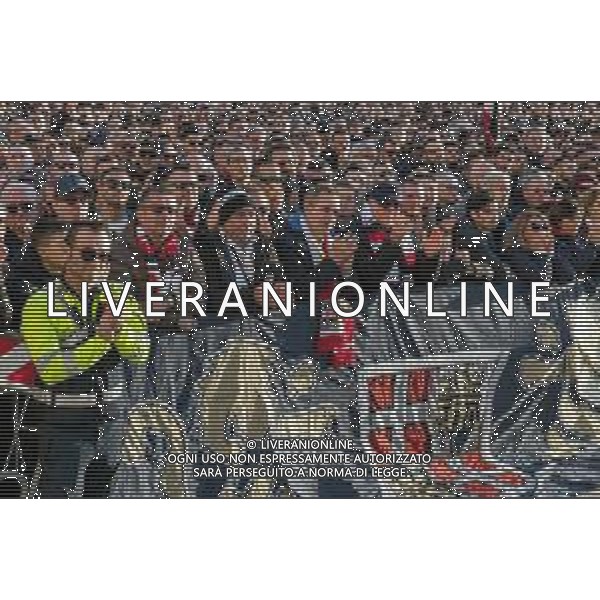 24/1/2024. Funerali di Luigi Riva (Rombo di tuono), norto il 22/1/2024, calciatore famoso in tutto il mondo, presso Basilica Madonna N.S. di Bonaria in Cagliari. Giocatore nel Cagliari Calcio dello scudetto 1969-1970 e nella nazionale Italiana di calcio. Ad oggi detiene il maggior numero di gol segnati in nazionale. Foto Salvatore Moi/Agenzia Aldo Liverani s.as. Nella foto: Tifosi Cagliari Calcio nel ricordo di Luigi Riva
