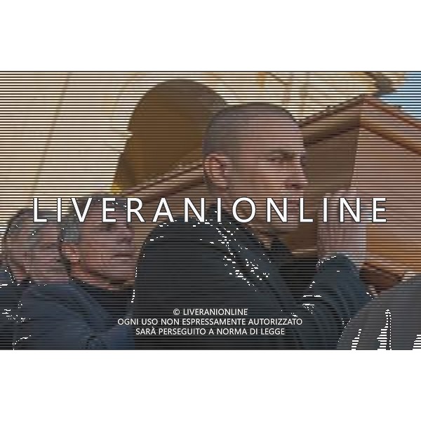 24/1/2024. Funerali di Luigi Riva (Rombo di tuono), norto il 22/1/2024, calciatore famoso in tutto il mondo, presso Basilica Madonna N.S. di Bonaria in Cagliari. Giocatore nel Cagliari Calcio dello scudetto 1969-1970 e nella nazionale Italiana di calcio. Ad oggi detiene il maggior numero di gol segnati in nazionale. Foto Salvatore Moi/Agenzia Aldo Liverani s.as. Nella foto: Bara di Luigi Riva portta da Fabio Cannavaro e Gianfranco Zola